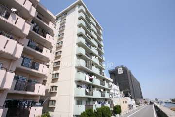 真栄マンション第2泉楽の外観（南西側から）