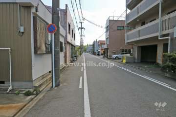 敷地北側の前面道路