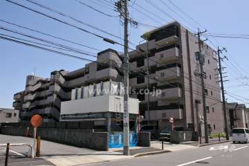 宝マンション北頭南の外観（北西側から）