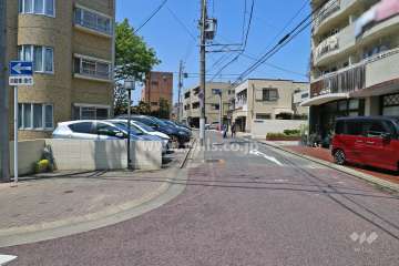 敷地北側の前面道路