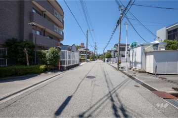 敷地北側の前面道路