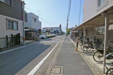 敷地東側の前面道路