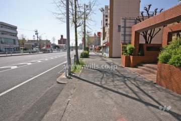 敷地東側の前面道路