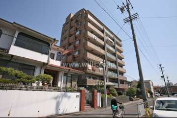 ライオンズマンション伝馬町の外観（南西側から）