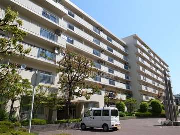 パステル千里A棟の外観（南西側から）