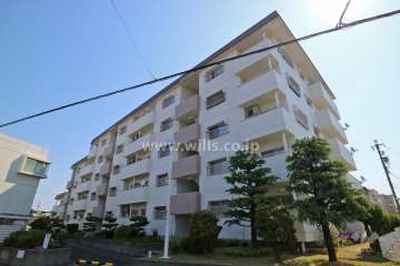 粕畠住宅2号棟の外観（南西側から）
