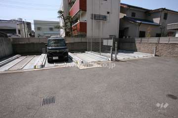 敷地内駐車場（屋外機械式）