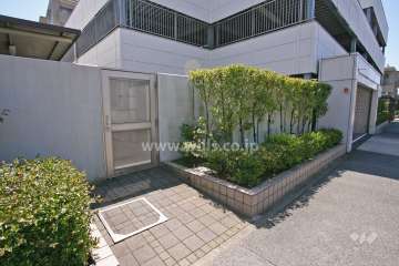 駐輪場出入り口