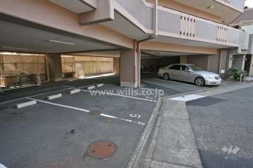 敷地内駐車場（屋外平面式）