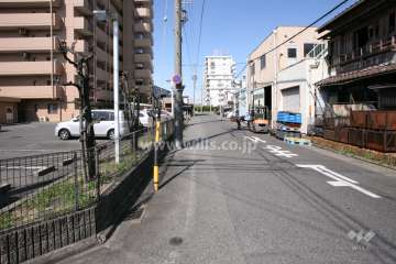 敷地北側の前面道路