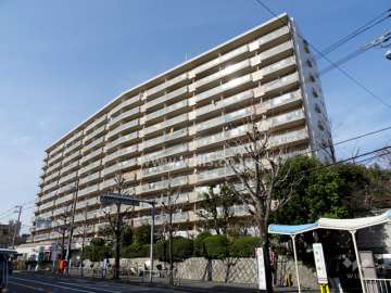 シーアイハイツ南千里A棟の外観（南東側から）