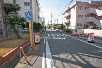 敷地東側の前面道路