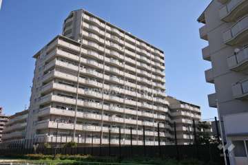 忠道マンションA棟の外観(南西側から)