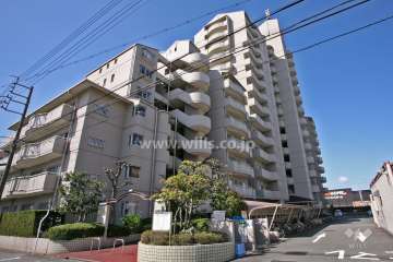 忠道マンションA棟の外観(北東側から)