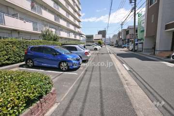 敷地内駐車場（屋外平面式）