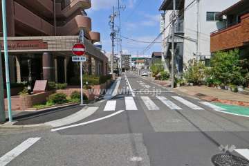 敷地北側の前面道路
