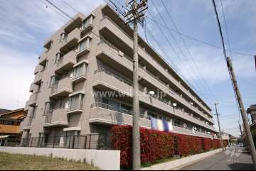 本城パークホームズの外観(南西側から)