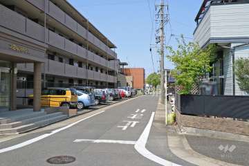 敷地北側の前面道路