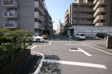 敷地東側の前面道路