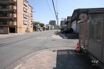 敷地南東側の前面道路