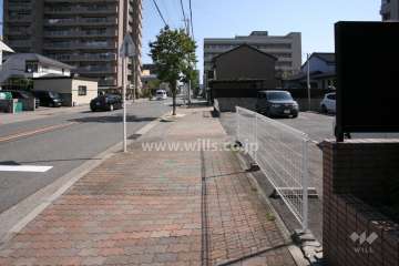 敷地北西側の前面道路