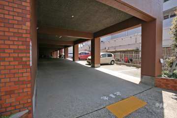 敷地内駐車場（屋外平面式）