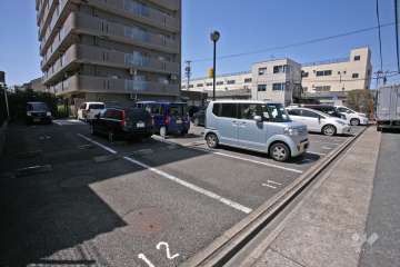 敷地内駐車場(屋外平面式)