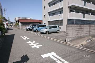 敷地内駐車場(屋外平面式)
