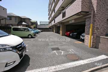 駐車場出入り口