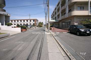 敷地東側の前面道路