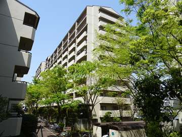 星和プラネタウン千里南第3期Ｂ棟の外観（南東側から）