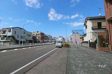 敷地南西側の前面道路