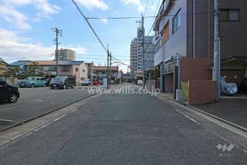 敷地北東側の前面道路