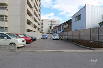 駐車場出入り口・敷地内駐車場（屋外平面式）