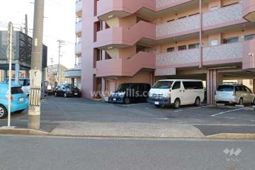 駐車場出入り口・敷地内駐車場（屋外平面式）