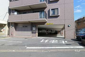 駐車場出入り口・敷地内駐車場（屋内平面式、屋外平面式）