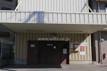 駐車場出入り口（ゲート付き）