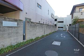 駐車場出入り口