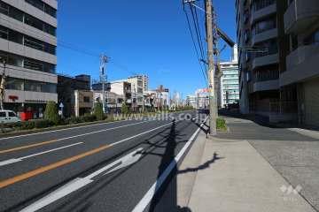 敷地南西側の前面道路（大津通）