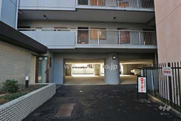 駐車場出入り口
