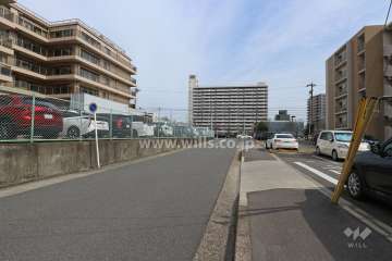 敷地北側の前面道路