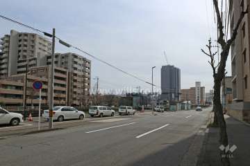敷地東側の前面道路