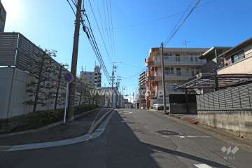 敷地北側の前面道路（東側か