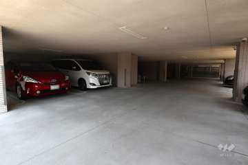 敷地内駐車場（屋内平面式）