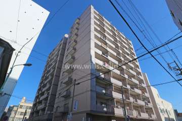 イトーピア紅葉舎金山マンションの外観（南西側から）