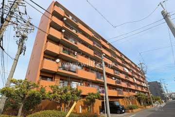 ライオンズマンション六番町の外観（南西側から）