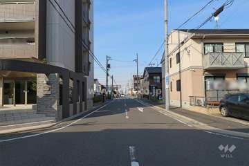 敷地東側の前面道路