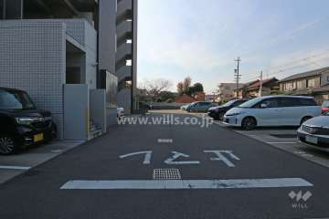 駐車場出入り口・敷地内駐車場（屋外平面式）