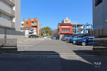 駐車場出入り口・敷地内駐車場（屋外平面式）