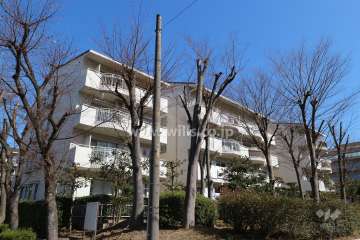 神宮東パークハイツ1号棟の外観（南西側から）